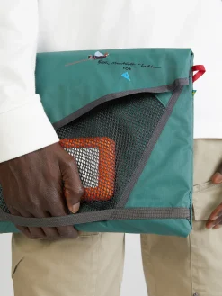 Klättermusen Väskor För Organisering-197 Retina Britta Medium Laptop Sleeve Deep Green