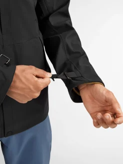 Klättermusen Vattentäta Jackor-Skirner Black